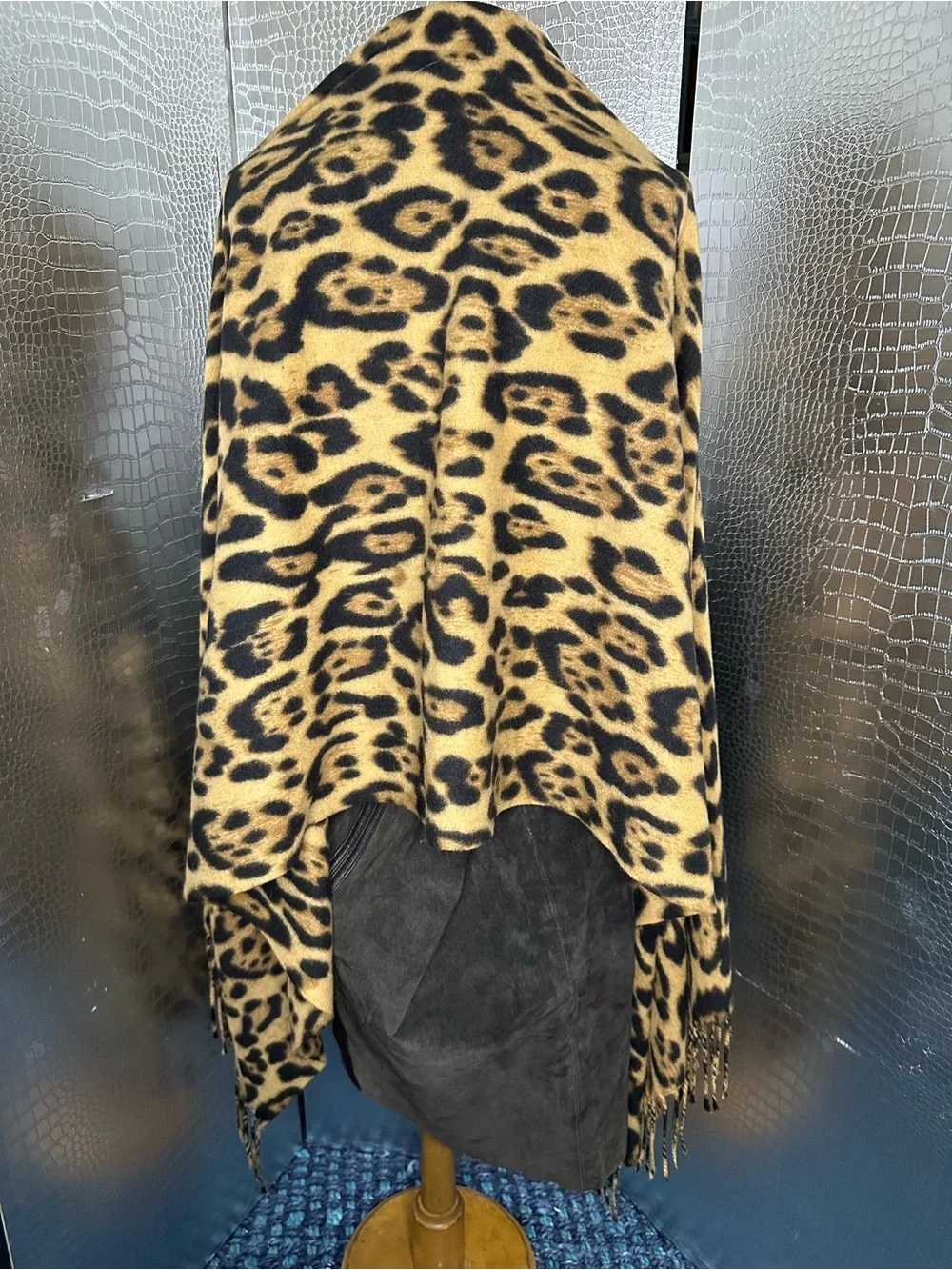 Odiva Leopard Print Shawl Wrap in Tan and Black